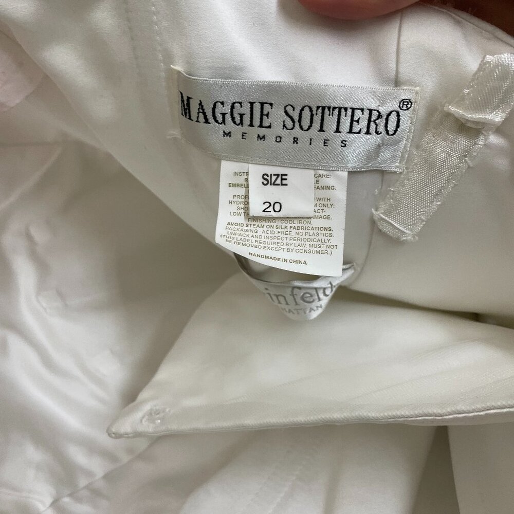 Maggie Sottero Plus Size Organza Ballgown Wedding Dress - Kleinfeld - Picture 6 of 14